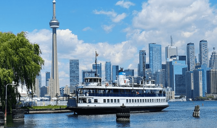Top 3 Fantastic Travel Attractions in Toronto