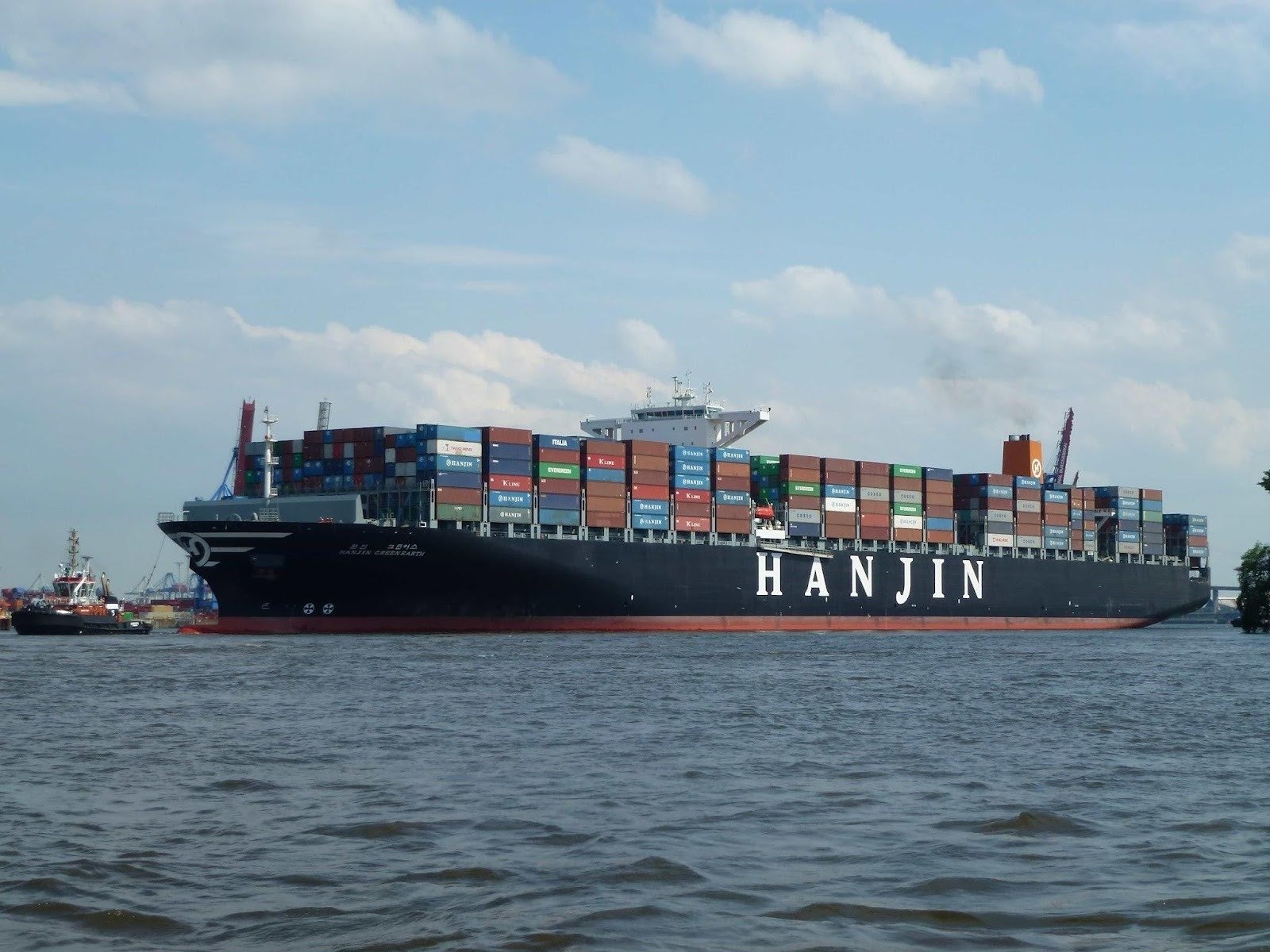 How Logistics and Manufacturing Are Becoming One Unified System